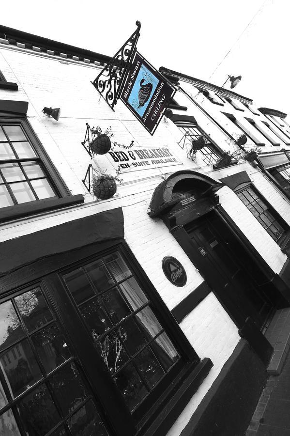 The Black Swan Inn Leominster Exterior photo